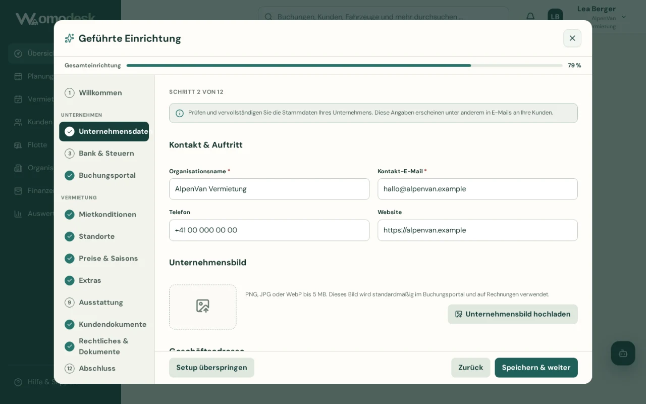 Geführte Womodesk Einrichtung mit Fortschritt und klar gegliederten Schritten